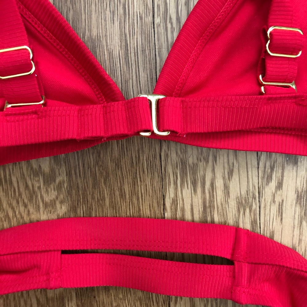 Bikini - Picture 2 of 4